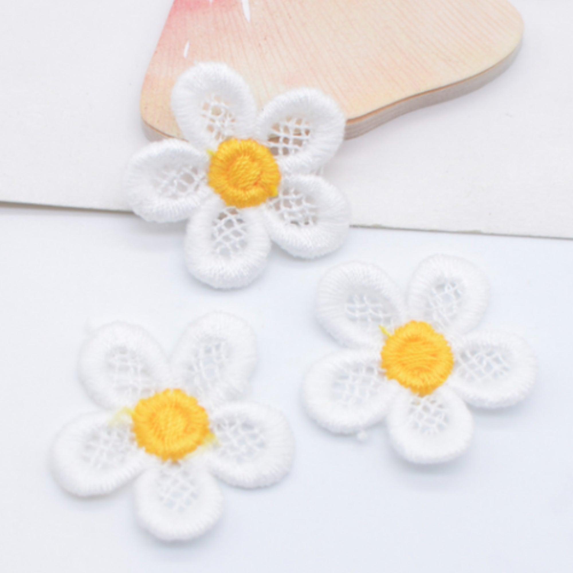 Embroidered Daisies Collection White 1" Scrapbook Embellishments by SSC Designs - 10 Pieces - Scrapbook Supply Companies